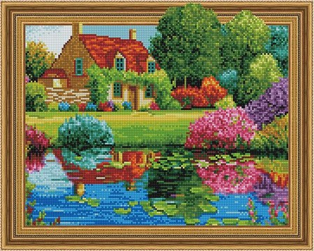 Дом у цветущего озера