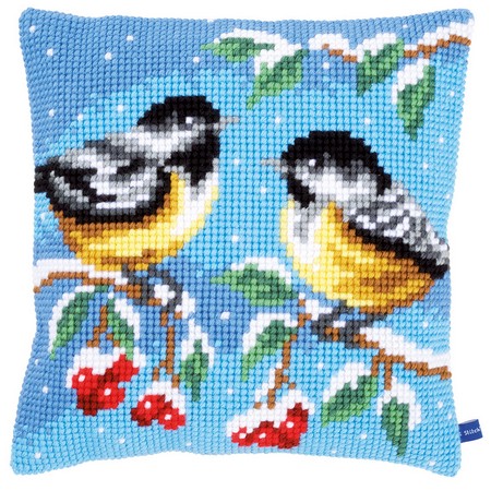 Подушка Две птицы зимой