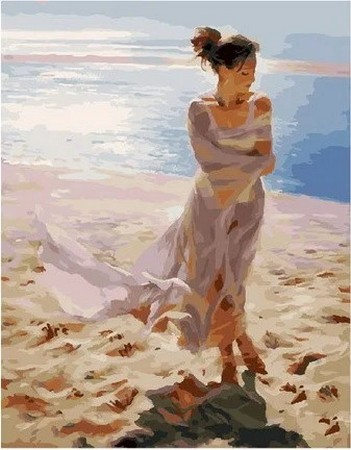 Девушка на песчаном пляже