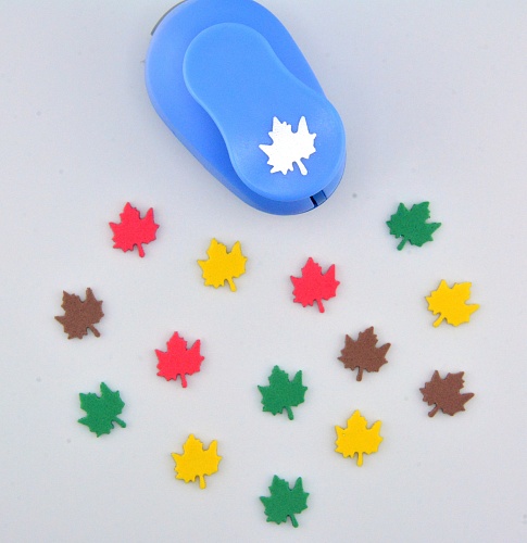 Фигурный дырокол 1.6 см Кленовый лист