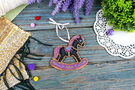 Набор для вышивания Лошадка тёмная