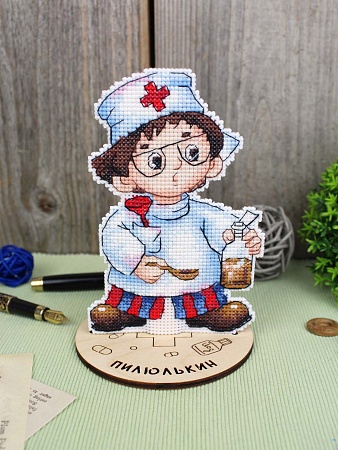 вышивка магнитов Пилюлькин, с подставкой
