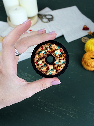 Хэллоуинские пончики. Значки. Магниты