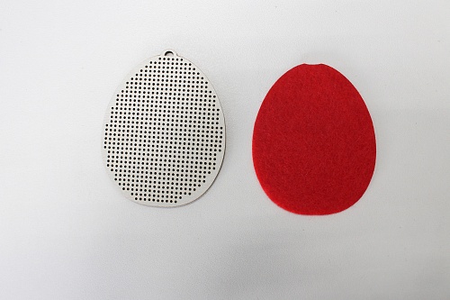 Красное с золотом яйцо