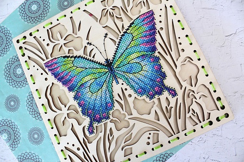 На цветочной поляне