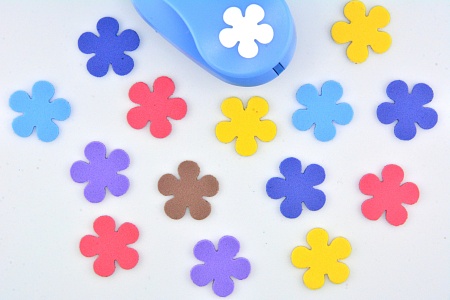 Фигурный дырокол 2,5 см Пятилистник-2