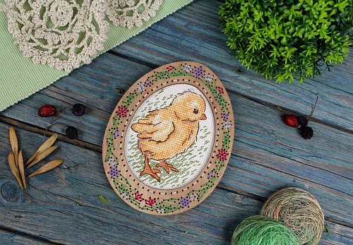 Миниатюра. Цыплёнок на прогулке