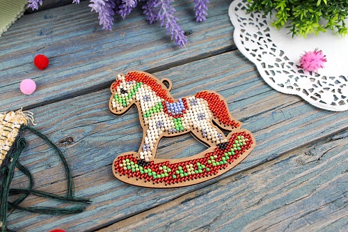 Лошадка светлая