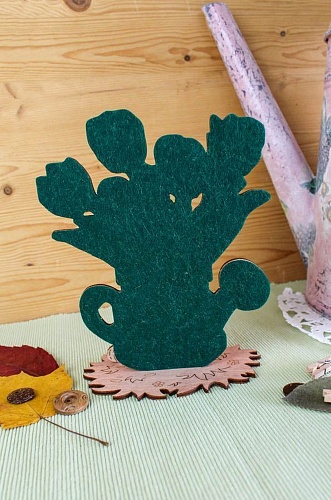 Лейка с тюльпанами