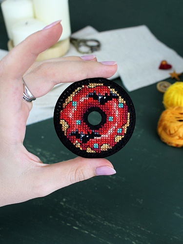 Хэллоуинские пончики. Значки. Магниты