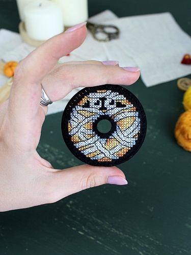Хэллоуинские пончики. Значки. Магниты