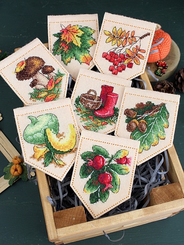 Осенняя гирлянда бежевая (7 флажков)