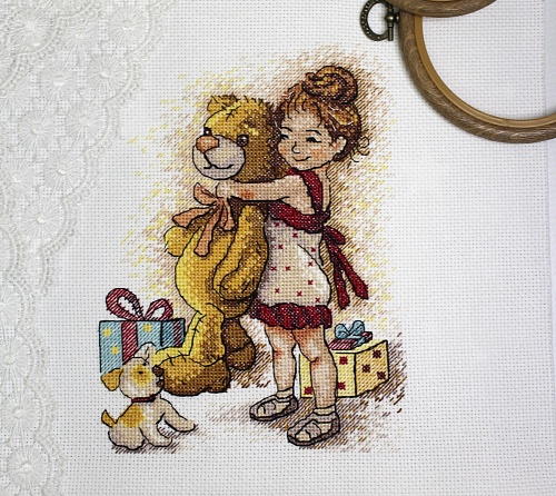 Девочка с мишкой