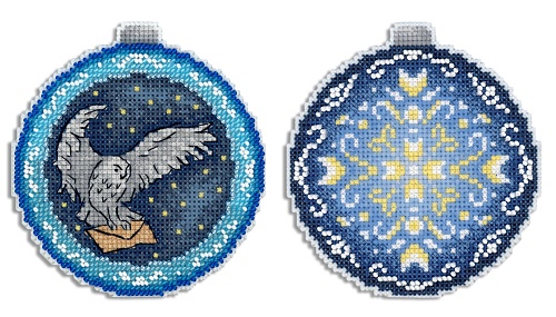 Новогодний шар. Крылатый почтальон