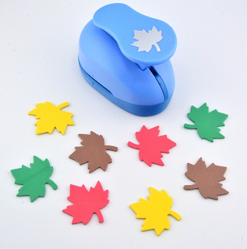Фигурный дырокол 3,7 см Кленовый лист