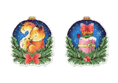 Новогодний шар с белочкой