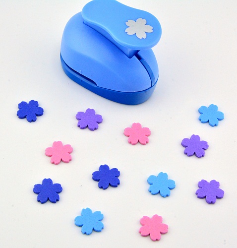 Фигурный дырокол 1.6 см Сакура