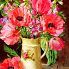 Маки и полевые цветы в вазе