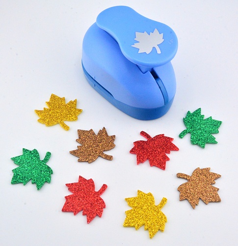 Фигурный дырокол 3,7 см Кленовый лист