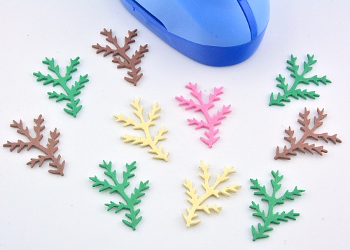 Фигурный дырокол 3,7 см Сосновая веточка