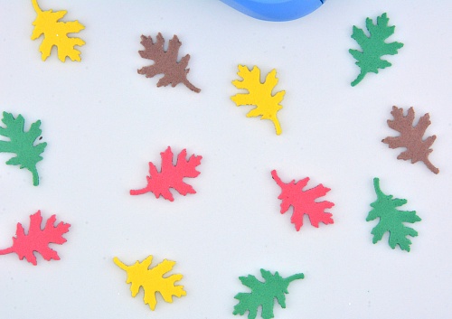 Фигурный дырокол 2,5 см Листик