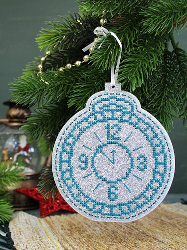 Новогодняя игрушка Скоро полночь