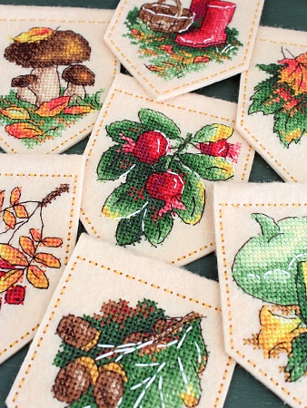 Набор для вышивания Осенняя гирлянда бежевая (7 флажков)