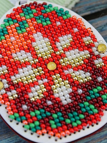 Красное с золотом яйцо