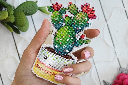 Колючий друг