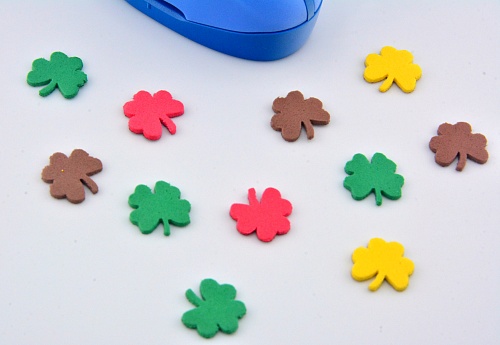 Фигурный дырокол 1.6 см Клевер