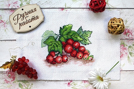 Вышивка крестом Красная смородина