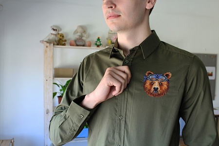 Вышивка крестом Бурый гонщик