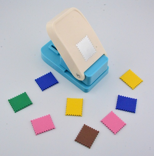 Фигурный дырокол 25х21 мм Марка